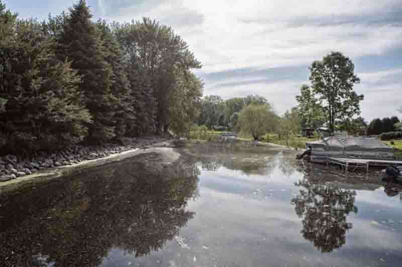 Cabins for rent on a lake in Wisconsin