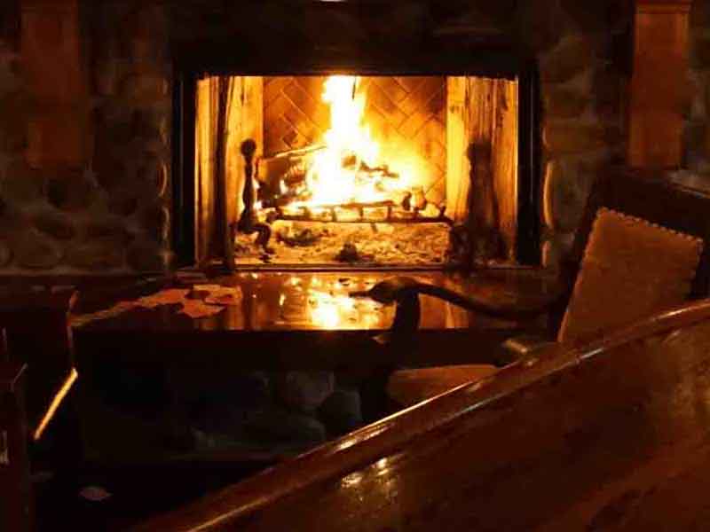 Romantic Cabin Getaways Near Me With Fireplaces