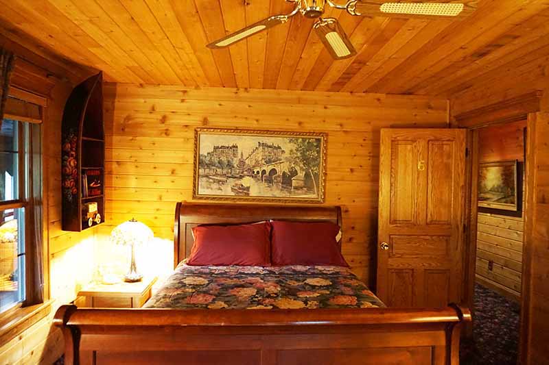 Winter Wisconsin vacation rentals sleeping accommodations for 12