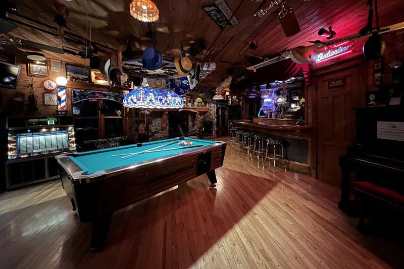 Best cabin in Wisconsin with a pool table