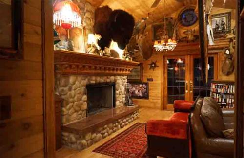 places to stay in Wisconsin to see the fall colors, cabins, adult getaways weekend spots in fall 