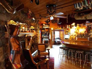 Wisconsin group vacation rentals with full service bar and fireplace