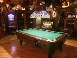 Wisconsin group vacation rentals with pool table and game room